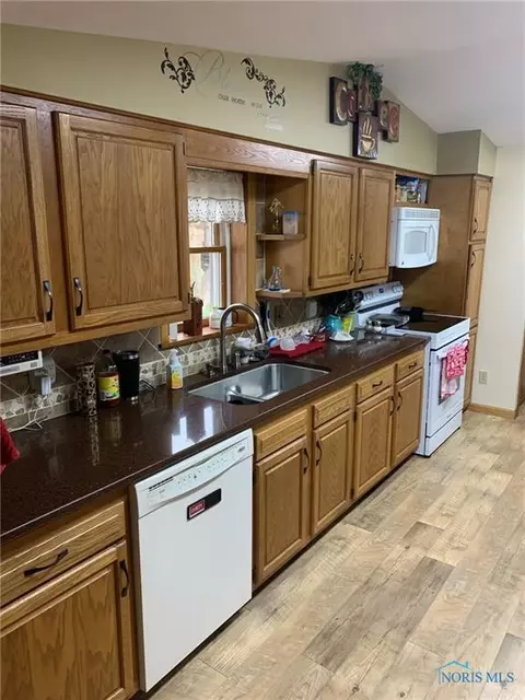 303 S Michigan St, Edon, OH 43518 photo 5