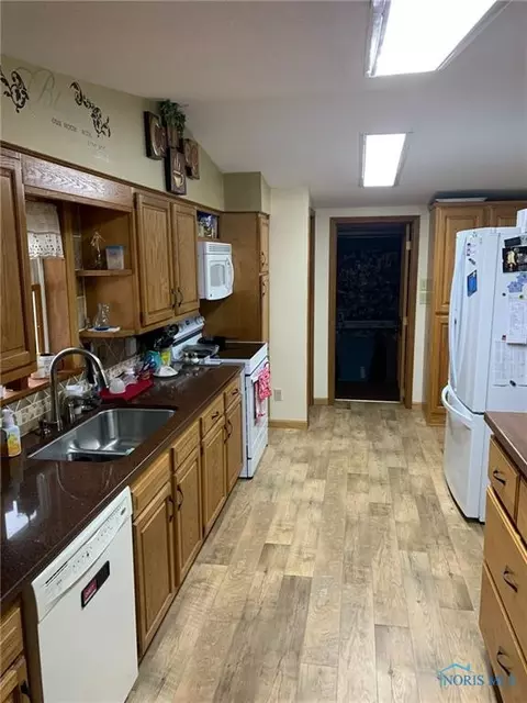 303 S Michigan St, Edon, OH 43518 photo 6