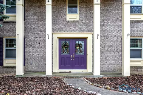 3049 Plumbrook Dr, Maumee, OH 43537
