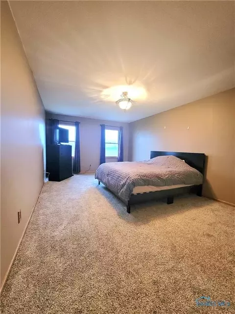 1185 N Martin Williston Rd, Genoa, OH 43430