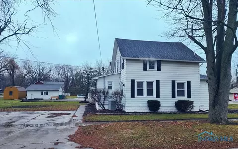 902 Cherry St, Genoa, OH 43430 photo 2