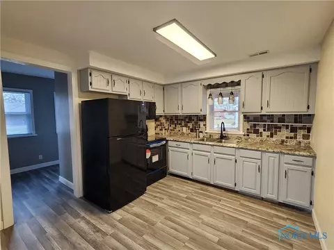 902 Cherry St, Genoa, OH 43430 photo 14