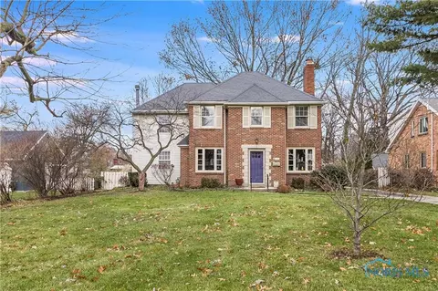 535 Clover Ln, Perrysburg, OH 43551