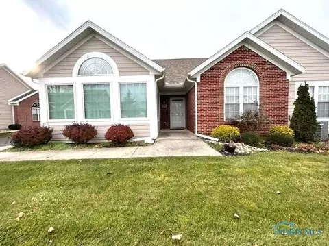 68 Summerfield Blvd, Bowling Green, OH 43402