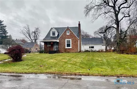 3041 Schneider Rd, Toledo, OH 43614