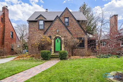 2329 Drummond Rd, Toledo, OH 43606