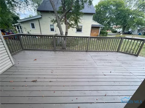 415 N Cherry St, Bryan, OH 43506 photo 4