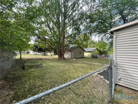 415 N Cherry St, Bryan, OH 43506 photo 31