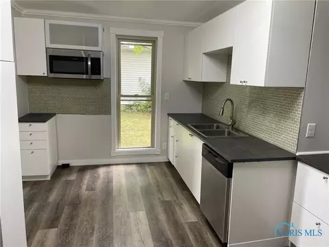 415 N Cherry St, Bryan, OH 43506 photo 12