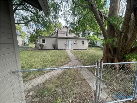 415 N Cherry St, Bryan, OH 43506 photo 28