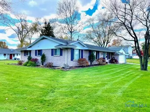 7559 Grenlock Dr, Sylvania, OH 43560 photo 2