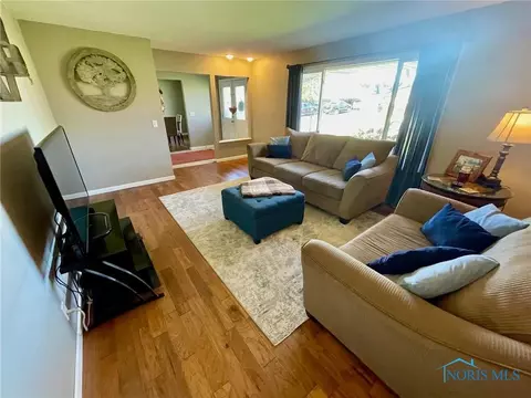 7559 Grenlock Dr, Sylvania, OH 43560 photo 6