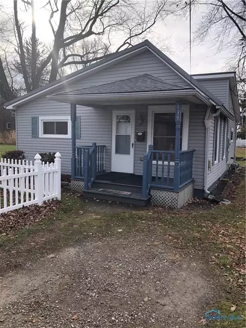 939 Woodlawn Ave, Napoleon, OH 43545