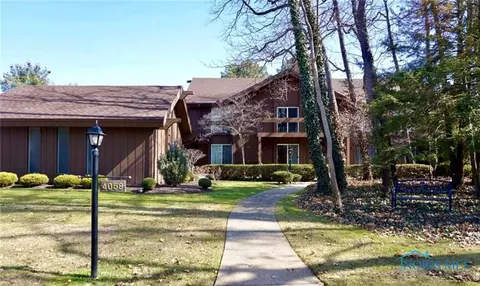 4058 Newcastle Dr #2, Sylvania, OH 43560
