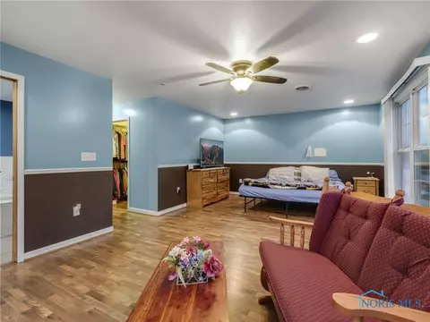 1321 Cady St, Maumee, OH 43537