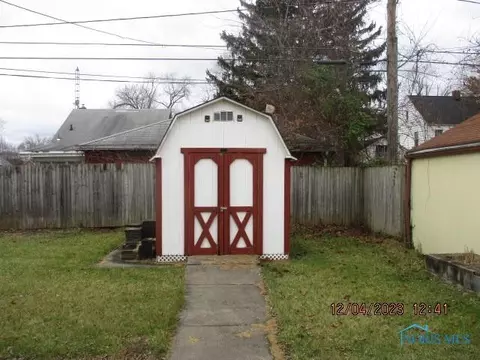 805 Cuthbert Rd, Toledo, OH 43607 photo 4
