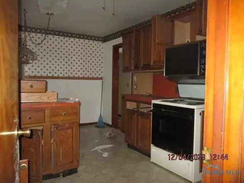 805 Cuthbert Rd, Toledo, OH 43607 photo 7