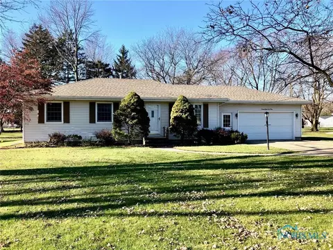 28601 Snyder Dr, Millbury, OH 43447