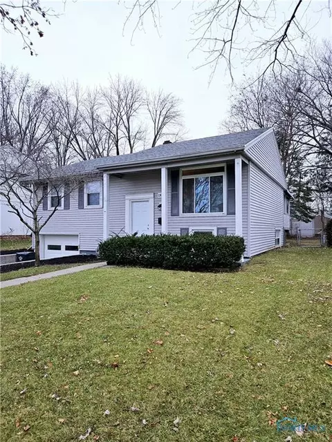 1300 Birch Ave, Maumee, OH 43537