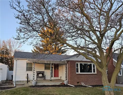 808 Park St, Napoleon, OH 43545