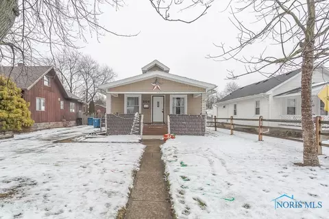 206 E Perry St, Walbridge, OH 43465