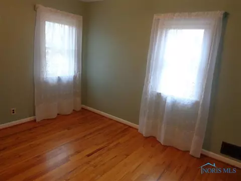 1997 E Main St, Ottawa, OH 45875 photo 4