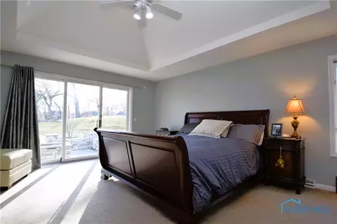 9031 Rolling Hill Rd, Holland, OH 43528