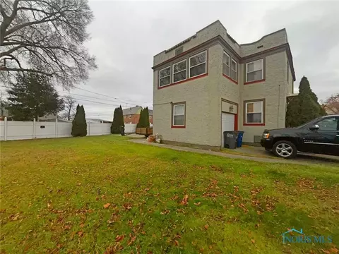 1348 Thatcher Dr, Toledo, OH 43606