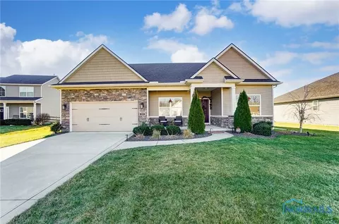 150 Hidden Village Ln, Holland, OH 43528