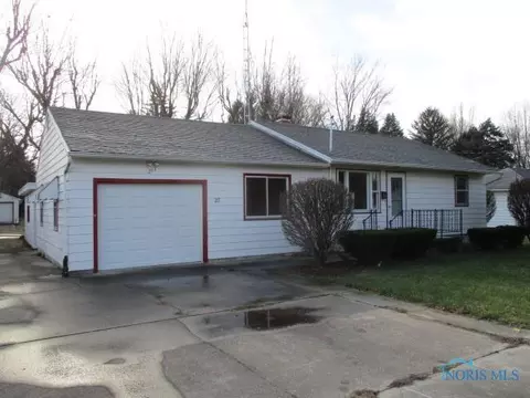 217 W Crocker St, Bradner, OH 43406