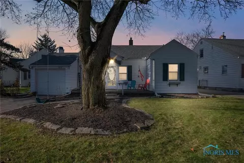 2956 Lutaway Dr, Toledo, OH 43614