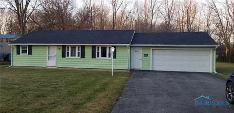 6510 Blossman Rd, Toledo, OH 43617