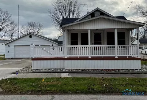 214 E Cherry St, Liberty Center, OH 43532