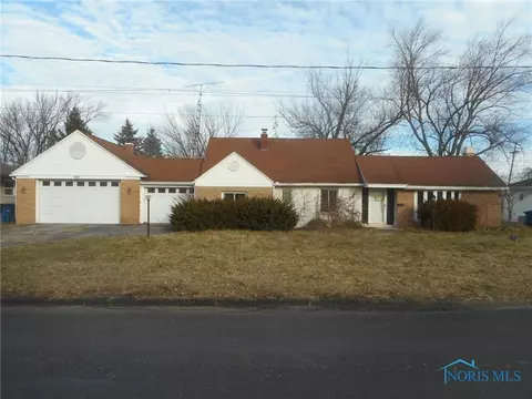 5216 Sanders Dr, Toledo, OH 43615