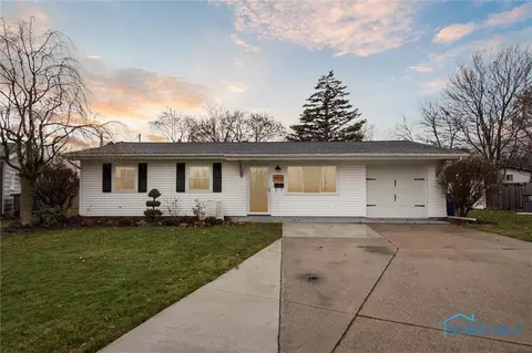 11772 Kingsgate Ct, Perrysburg, OH 43551