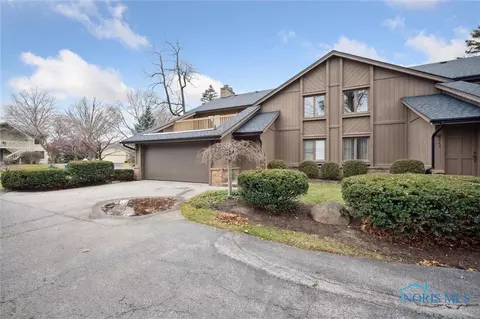 6743 5th Ave, Sylvania, OH 43560
