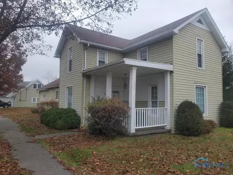 137 East St, Bradner, OH 43406