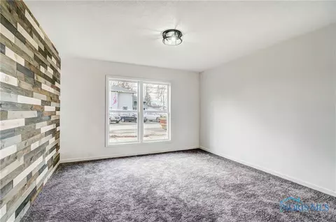 207 E Spring St, Fayette, OH 43521 photo 5