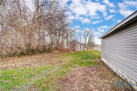 207 E Spring St, Fayette, OH 43521 photo 16