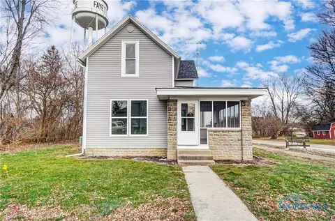 207 E Spring St, Fayette, OH 43521
