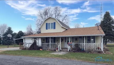 211 E Broadway St, Leipsic, OH 45856