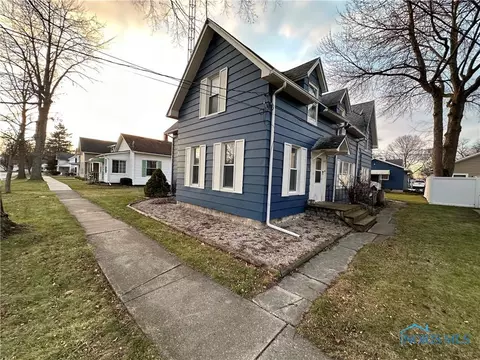307 Clinton St, Elmore, OH 43416