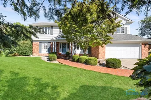3070 Plumbrook Dr, Maumee, OH 43537