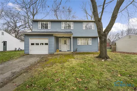 6028 E Pembridge Dr, Toledo, OH 43615