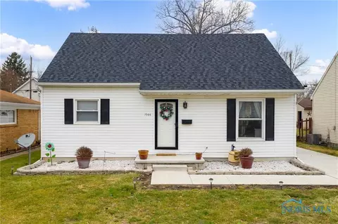 1944 Welker Ave, Toledo, OH 43613
