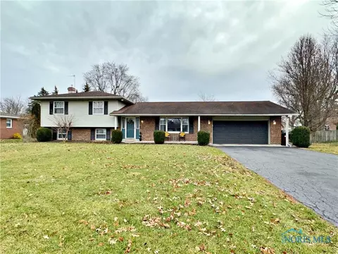51 Sunny Ln, Tiffin, OH 44883
