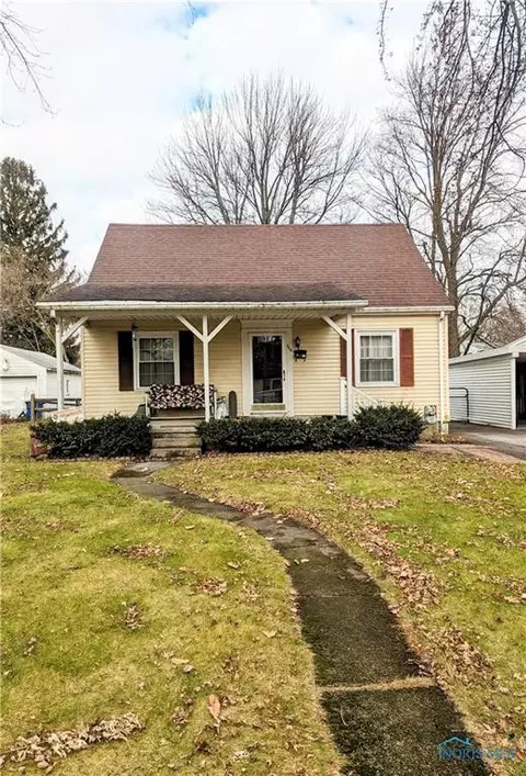 320 Wolfly Ave, Bowling Green, OH 43402