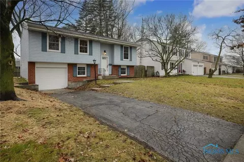 632 Dussel Dr, Maumee, OH 43537