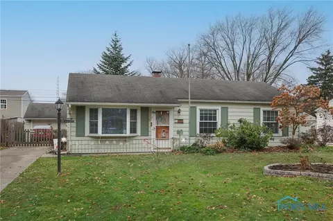 1409 Shepherd Dr, Maumee, OH 43537