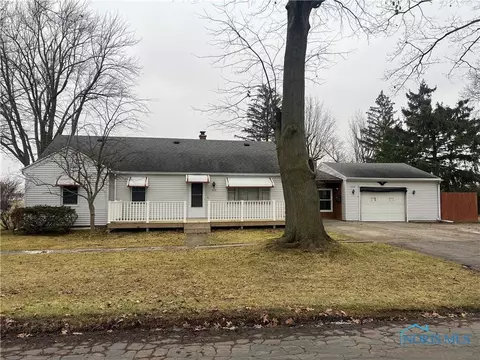 330 W Washington St, Oak Harbor, OH 43449